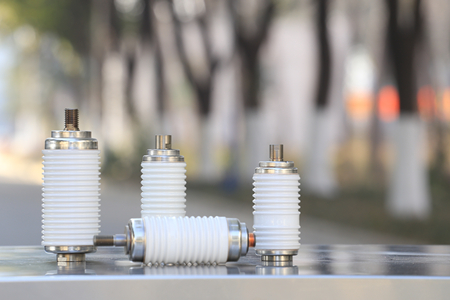 真空開關管接觸點選什么材質好？一般為銅合金！